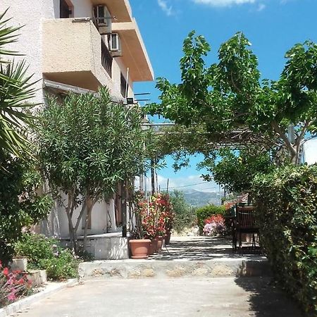 Villa Victoria Makrýgialos Buitenkant foto