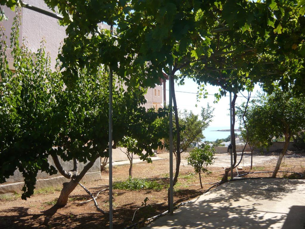 Villa Victoria Makrýgialos Buitenkant foto