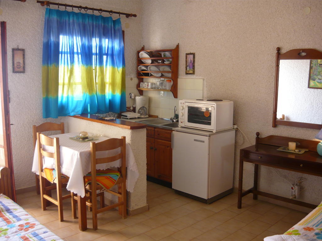 Villa Victoria Makrýgialos Kamer foto