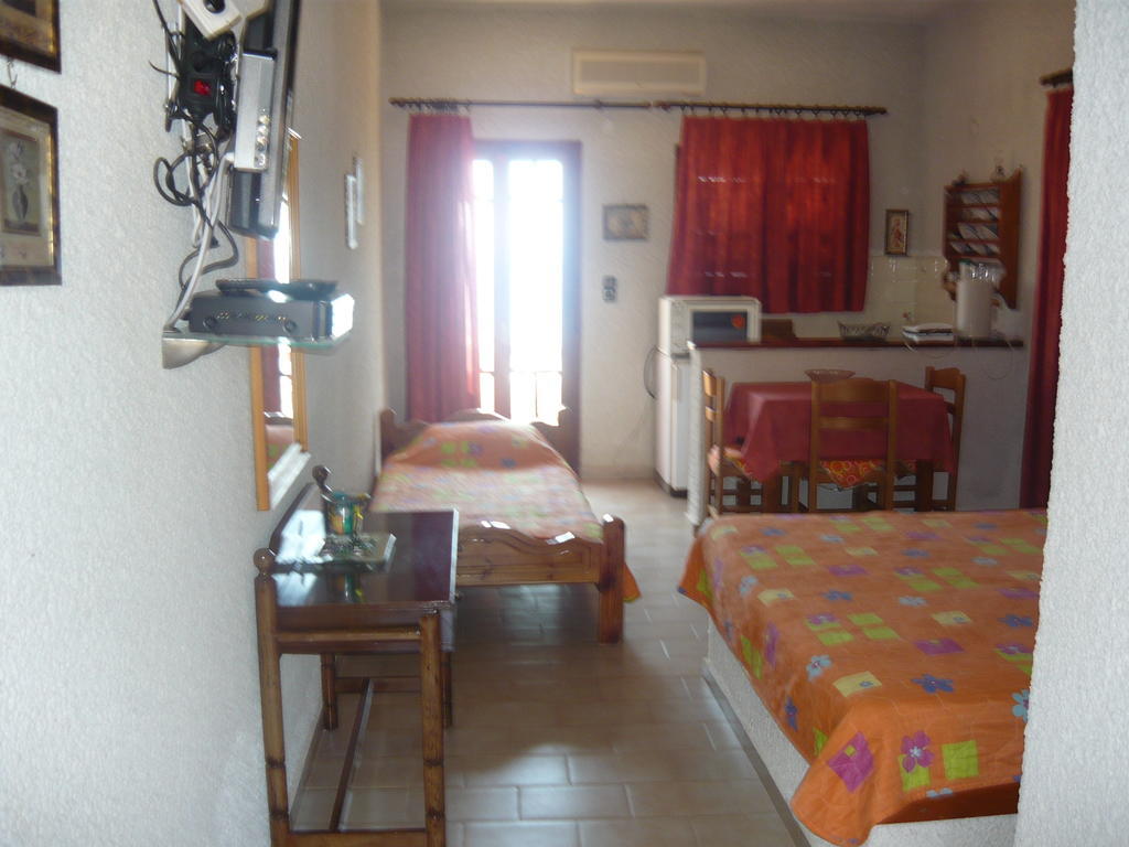 Villa Victoria Makrýgialos Kamer foto