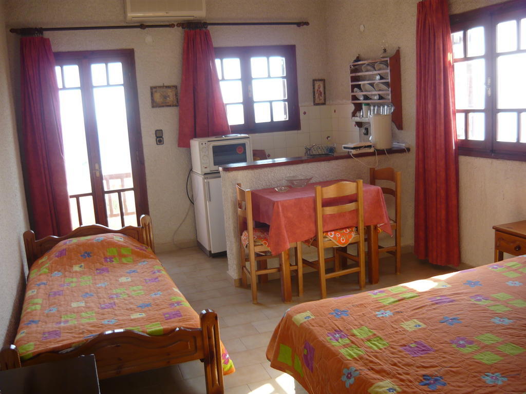 Villa Victoria Makrýgialos Kamer foto